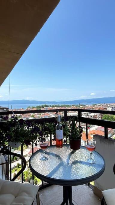 Stunning Lake And Mountain Views - Velkoski Apartments 오흐리드 외부 사진
